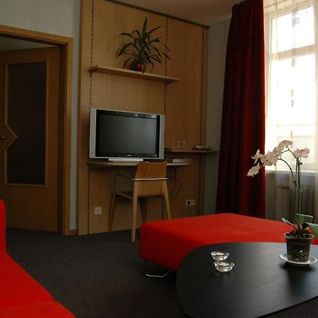 Cafe Hotel Rudzons Madona Exteriör bild