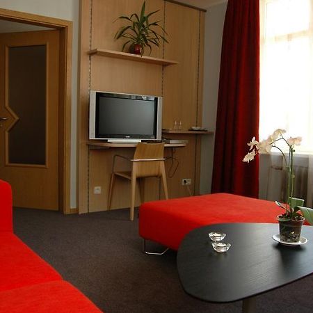 Cafe Hotel Rudzons Madona Exteriör bild