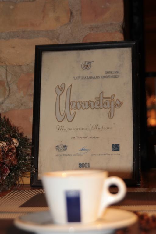 Cafe Hotel Rudzons Madona Exteriör bild