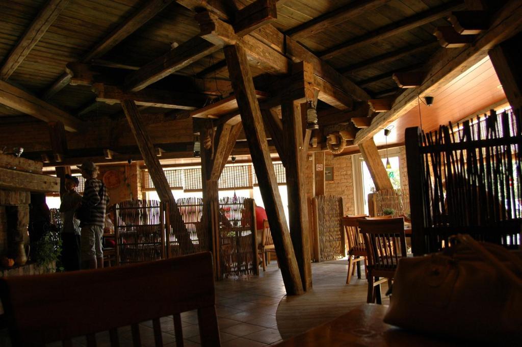 Cafe Hotel Rudzons Madona Exteriör bild
