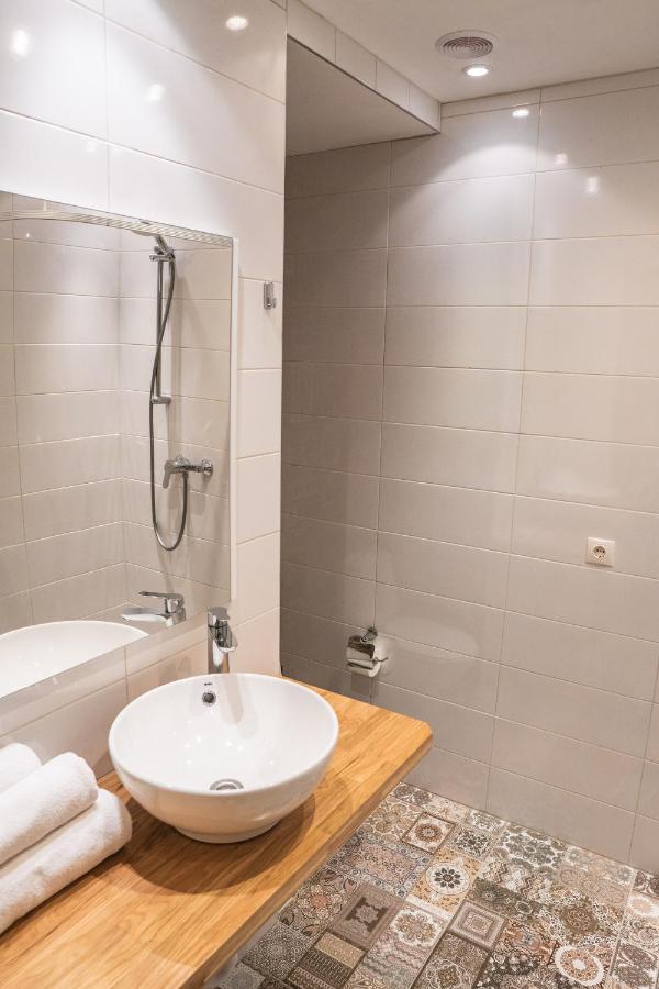 Cafe Hotel Rudzons Madona Exteriör bild