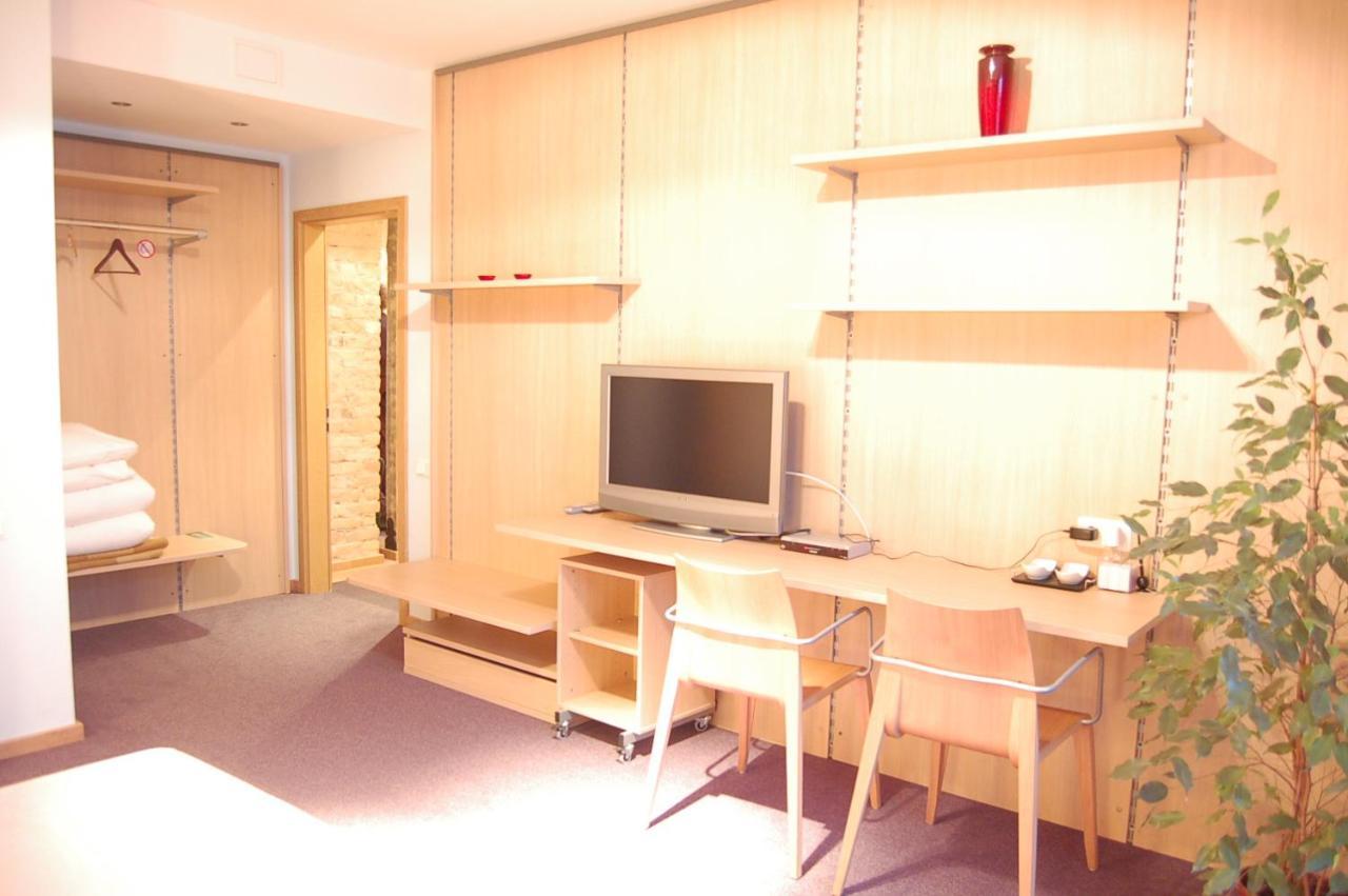Cafe Hotel Rudzons Madona Exteriör bild